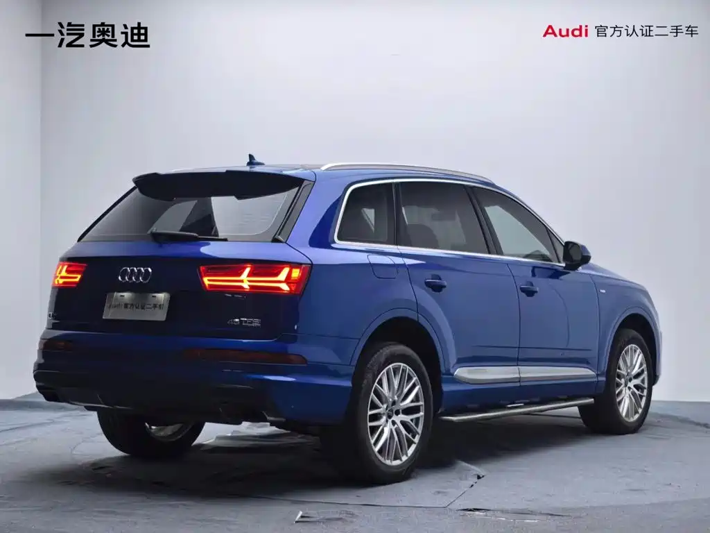 Фото 3 - Audi Q7