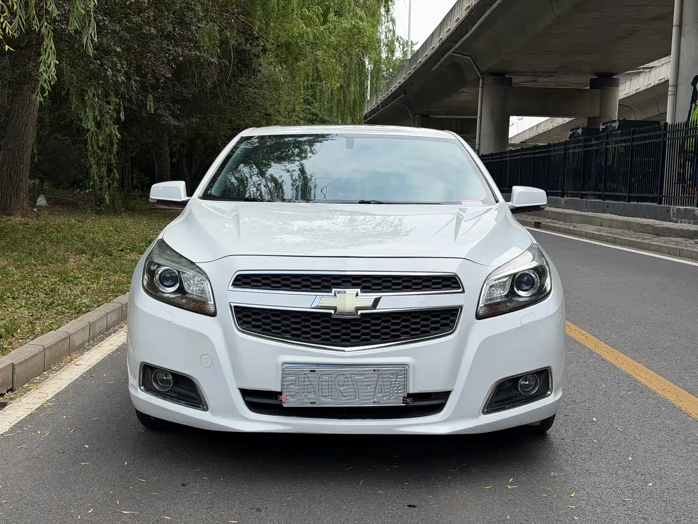 Chevrolet Malibu 2012 2.0L Automatic Luxury Edition фото 2