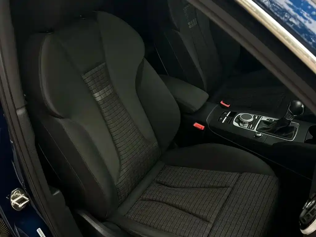 Photo 8 - Audi A3 (Import)