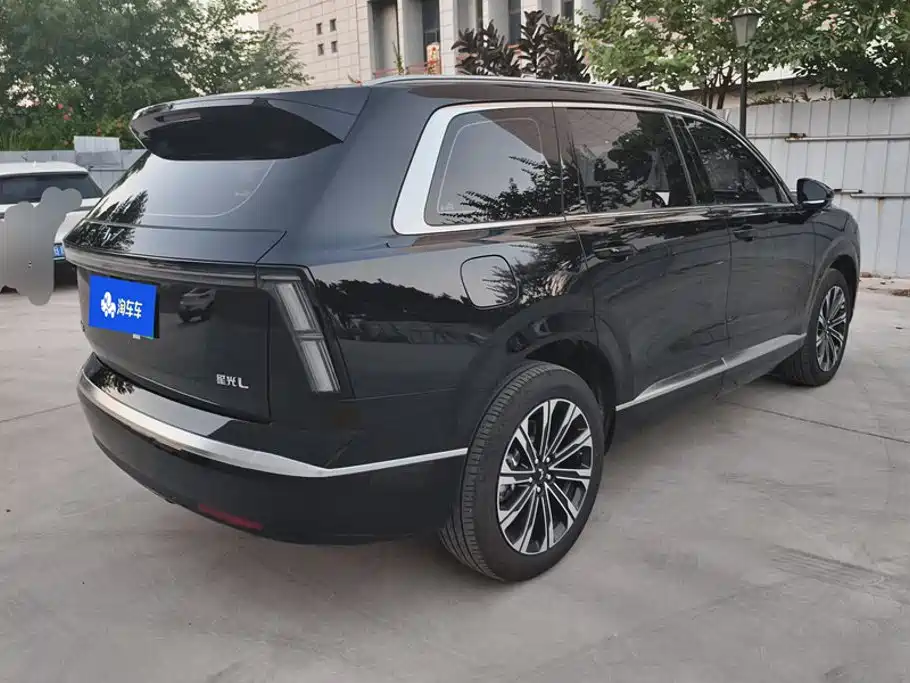 Photo 3 - Wuling Motors Wuling Starlight L