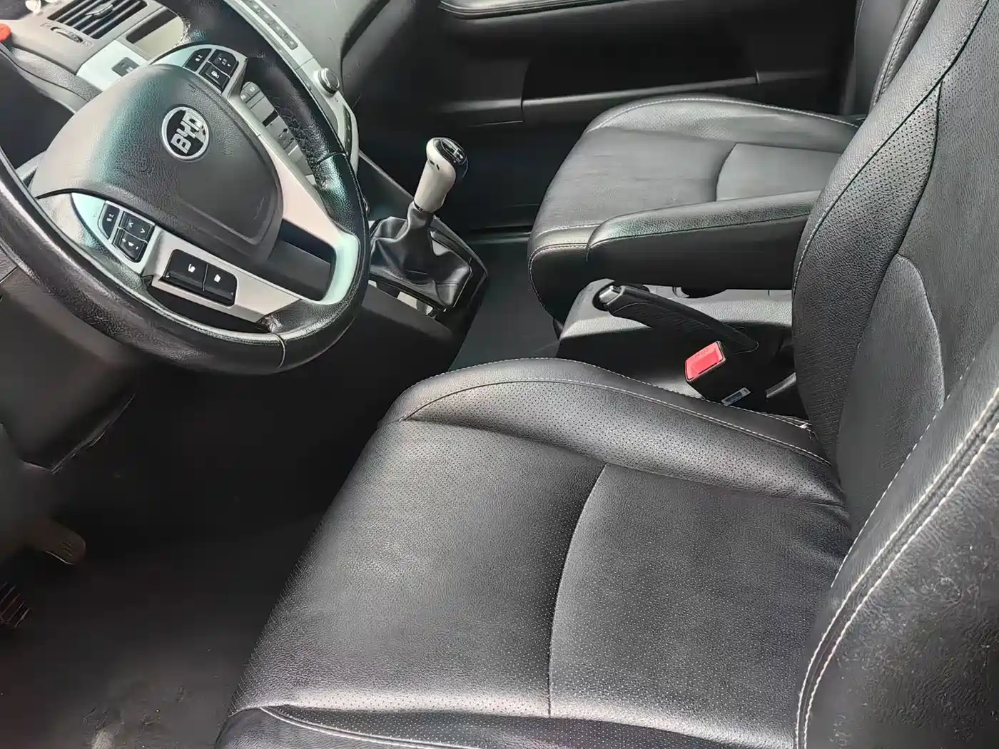 BYD S6 2013 Platinum Edition 2.0L Manual Premium фото 9