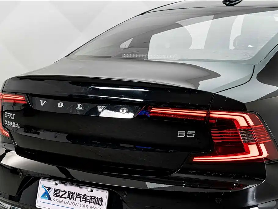 Volvo S90 2025 2025 B5 Zhiyi Luxury Edition