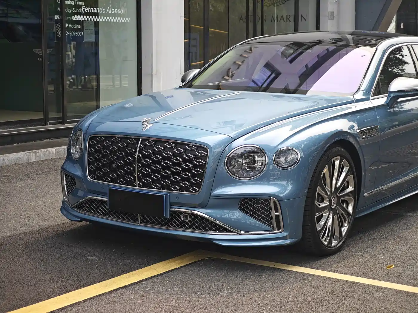 Bentley Flying Spur Plug-in Hybrid 2025 2025 Model Year 4.0T V8 Mulliner