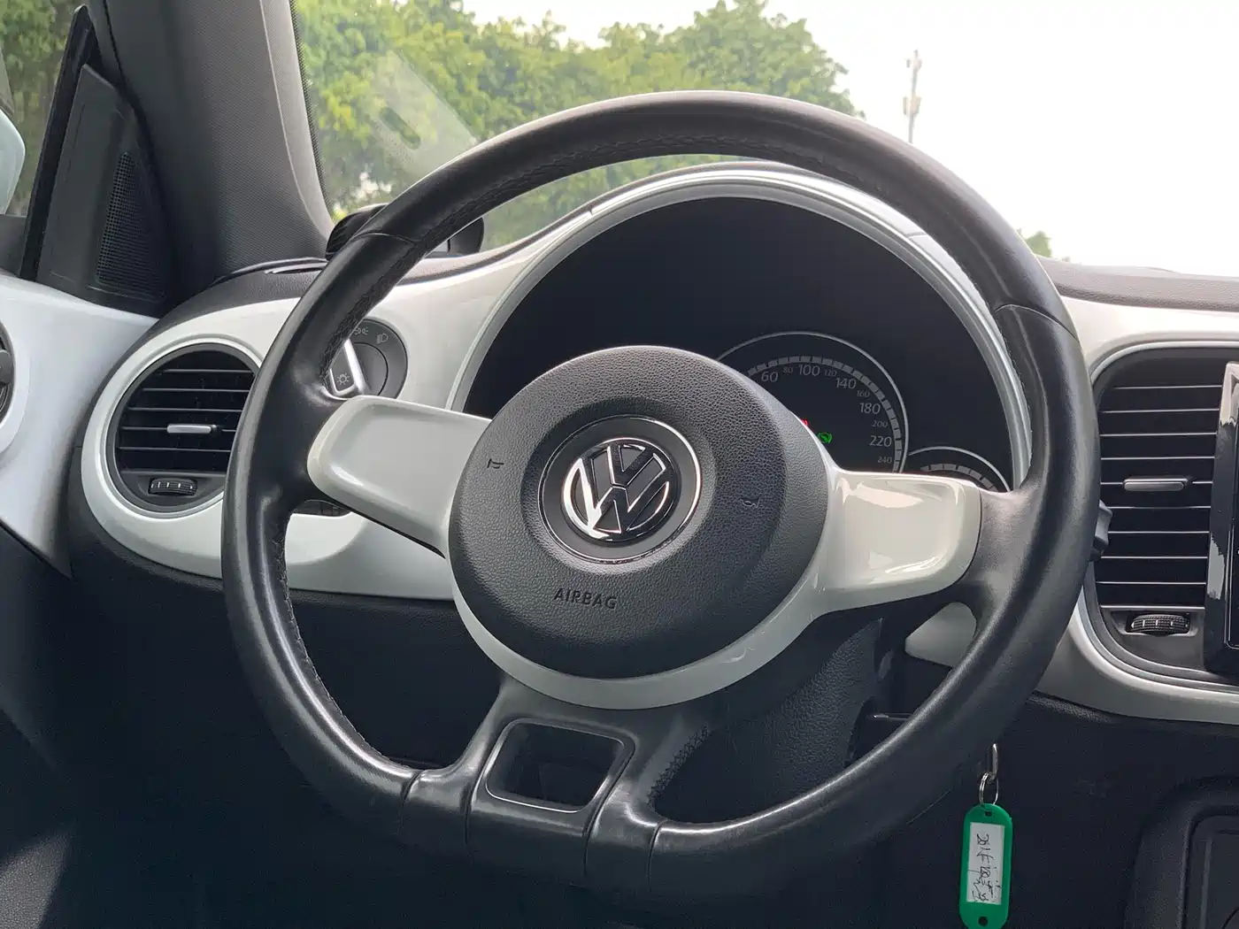 Volkswagen Beetle 2014 1.4TSI Fashion Edition фото 16