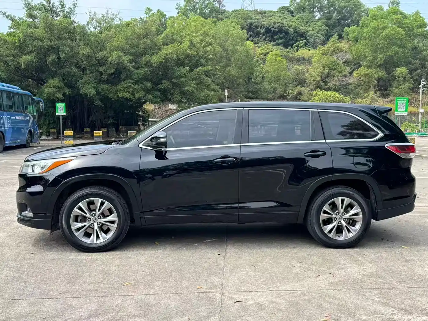 TOYOTA HIGHLANDER