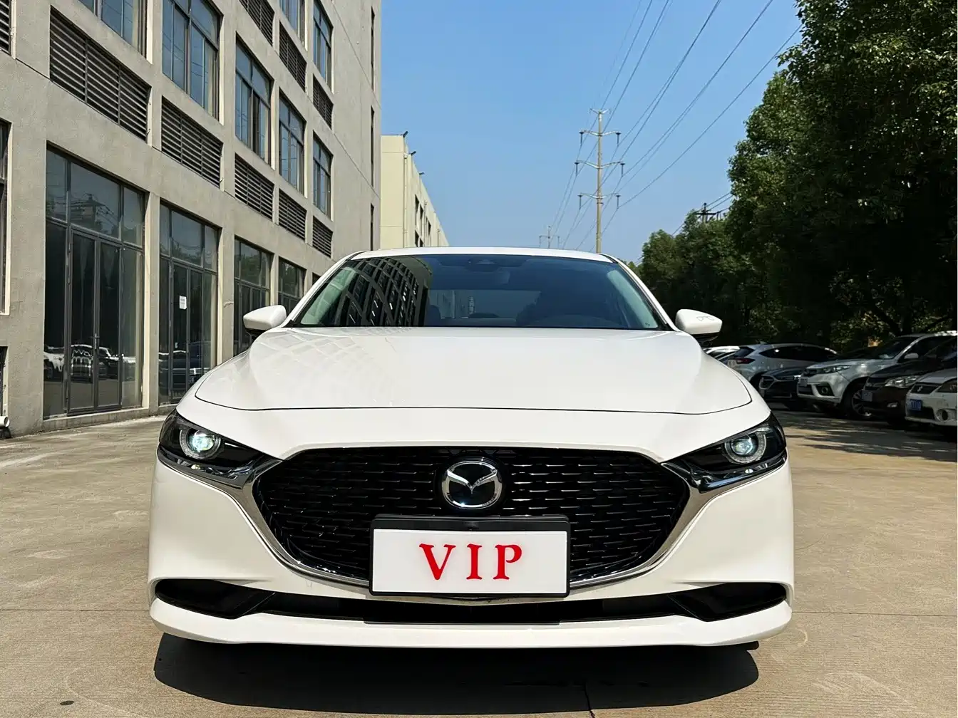 Photo 2 - Mazda Mazda 3