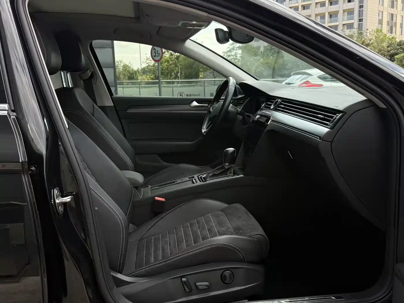 Volkswagen Magotan 2020 330TSI DSG Luxury фото 15