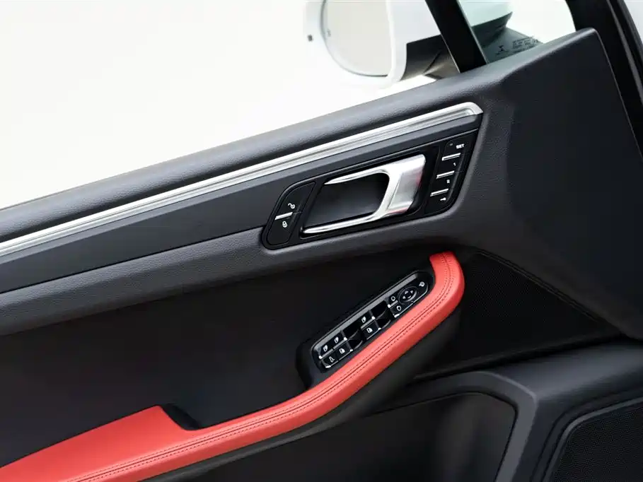 Porsche Macan 2017 Macan 2.0T фото 14