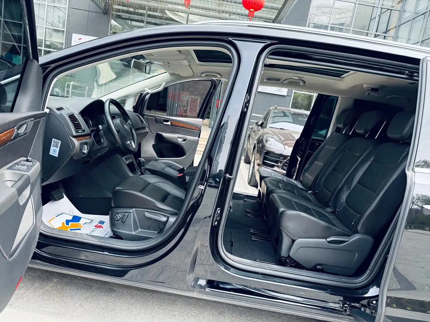 Volkswagen Sharan 2015 1.8TSI Comfort фото 9