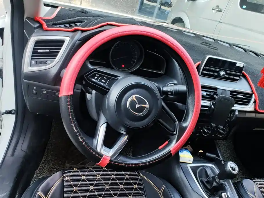 صورة 15 - Mazda Mazda 3