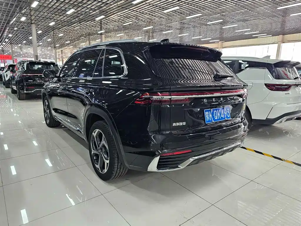 Фото 3 - Geely Monjaro
