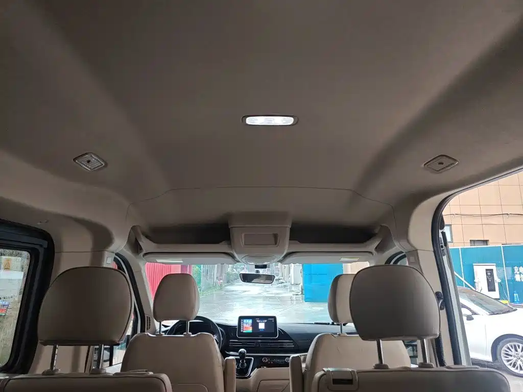 SAIC Maxus Xintu V90 2023 2022 2.0T Manual Zhida RWD Long Wheelbase High Roof Single Rear Tire 9-Seater