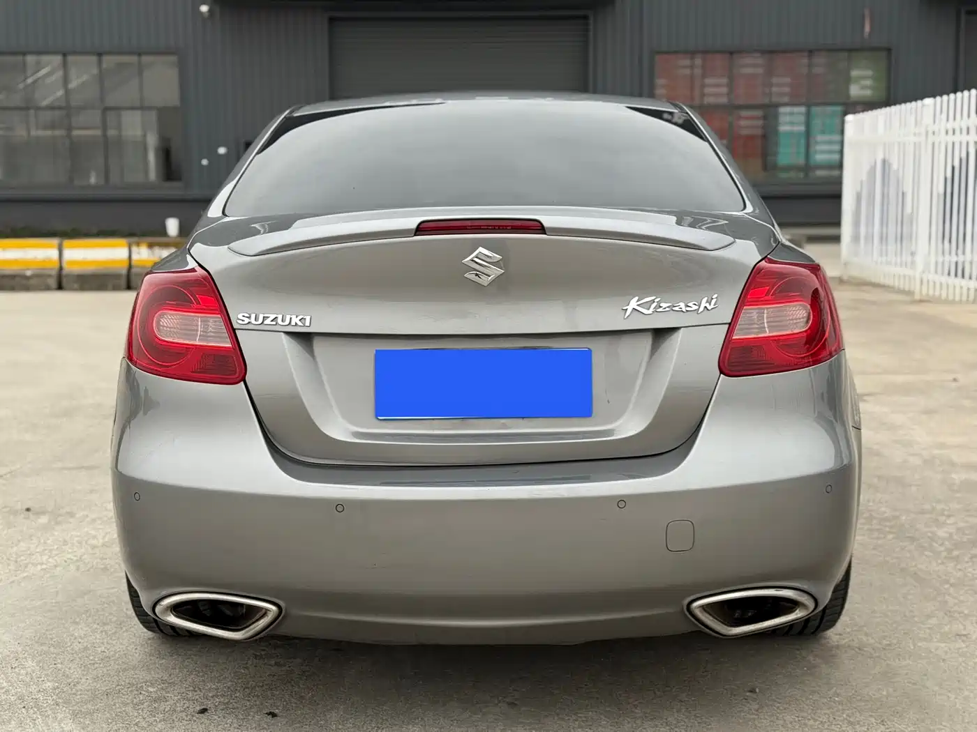 Suzuki Kizashi 2010 2.4L 4WD Sport Navigation фото 5