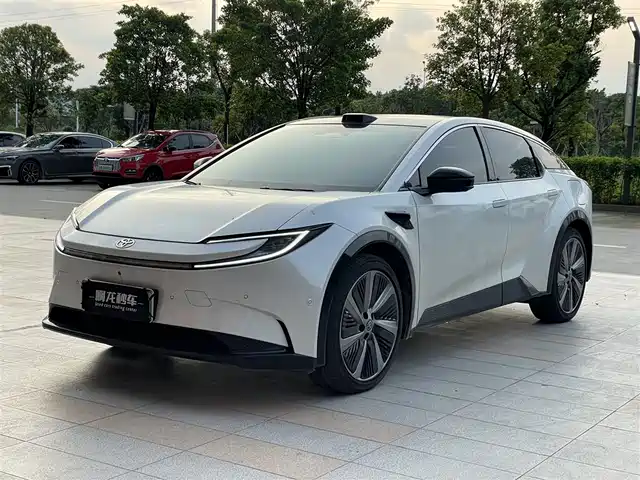 Toyota bZ5 2025