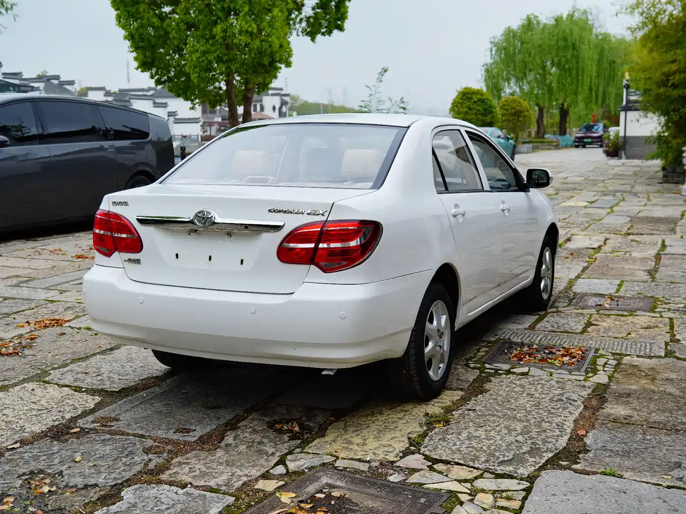 Toyota Corolla 2013 1.6L Automatic Luxury фото 7