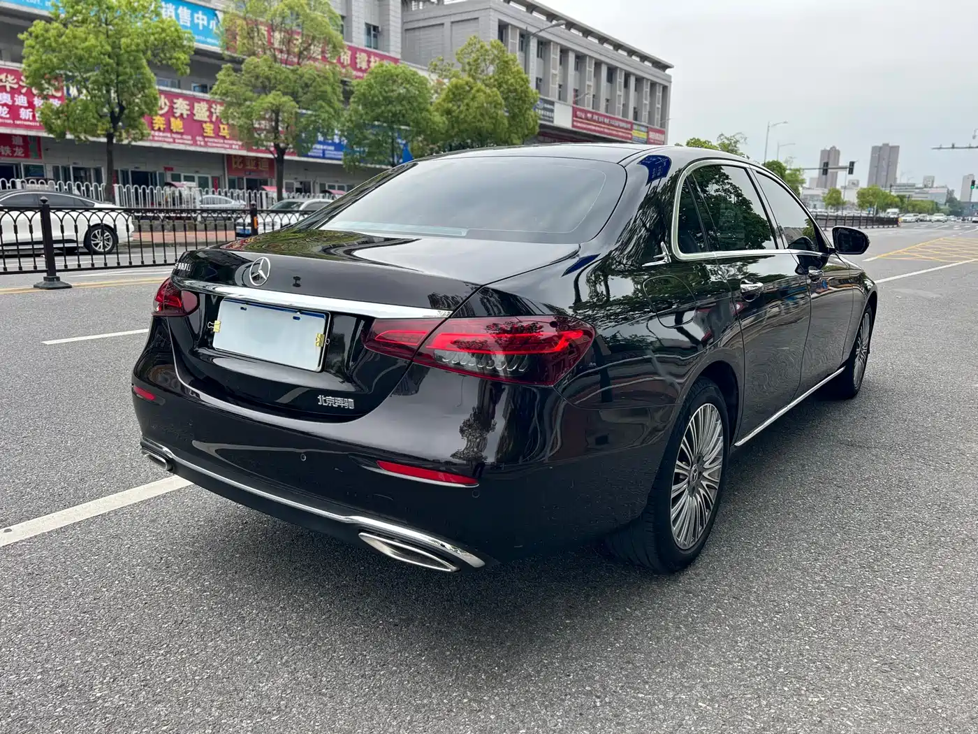 Mercedes-Benz E-Class 2022 E 300 L Luxury фото 14
