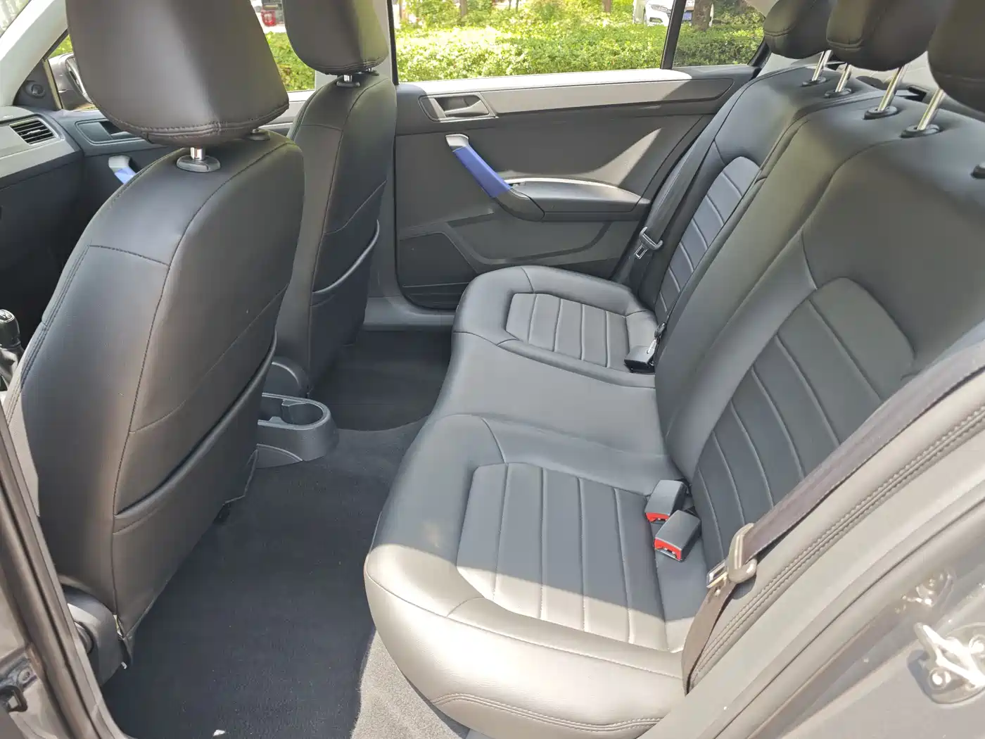 Škoda Rapid 2018 1.6L Manual Standard Edition фото 10