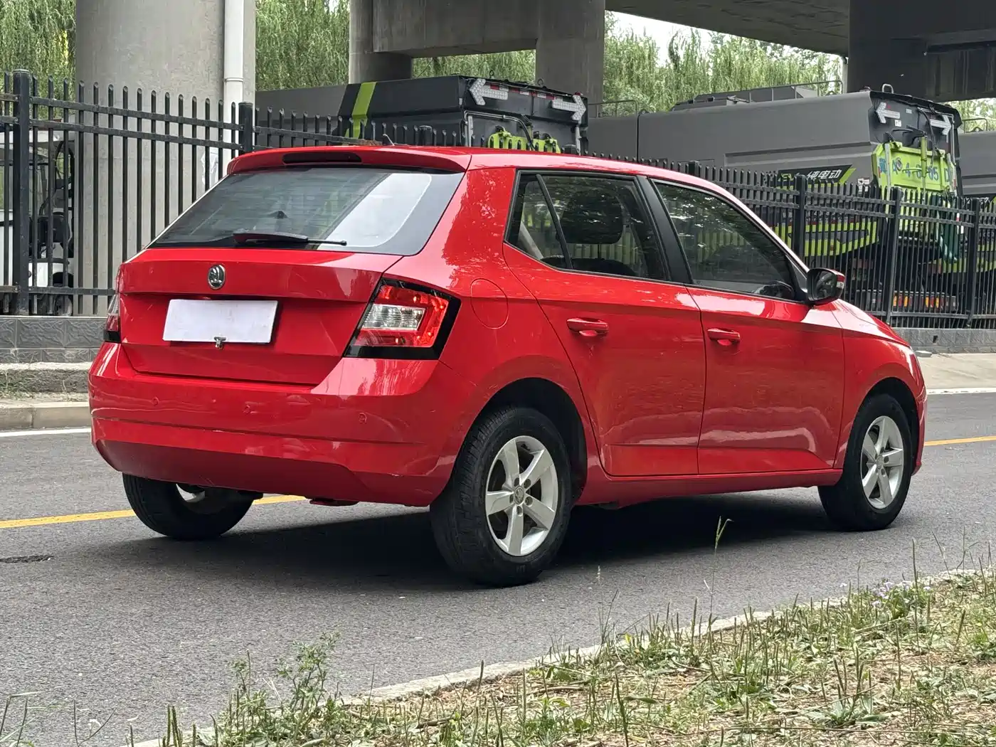 Škoda Fabia 2015 1.4L Automatic Advance Edition фото 6