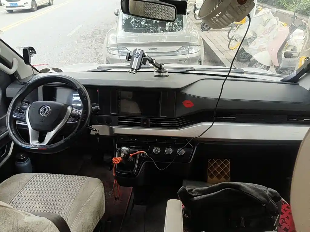 Dongfeng Yufeng Yufeng 2024 2023 V9+ 2.0T Manual FWD Multi-purpose Short Wheelbase Low Roof 5/6 Seater