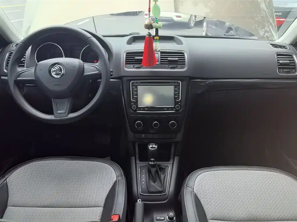 Škoda Yeti 2016 1.4TSI DSG Forward Edition фото 10