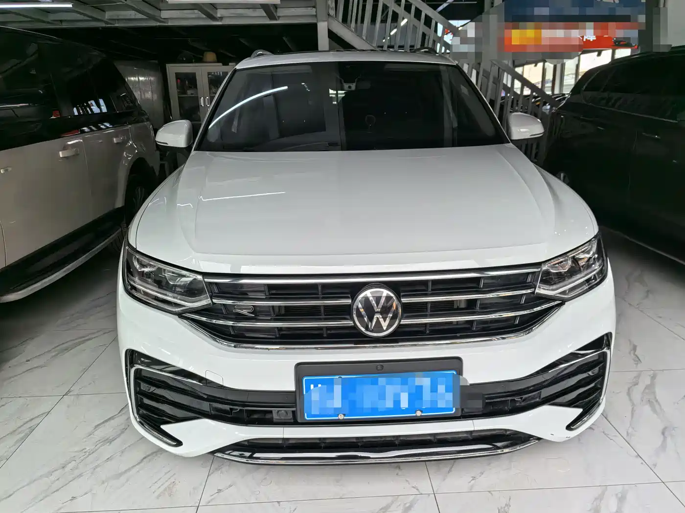 Volkswagen Tiguan L 2023 330TSI Auto 2WD R-Line Premium Edition фото 2
