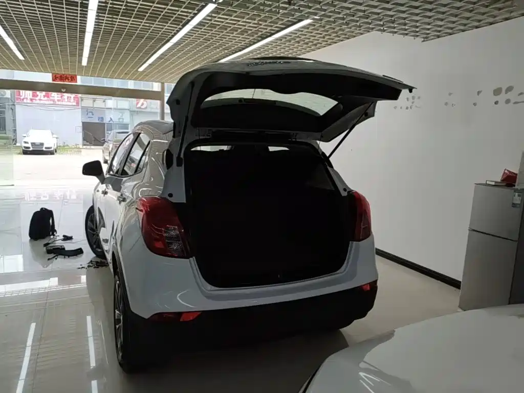 Фото 19 - Buick Encore