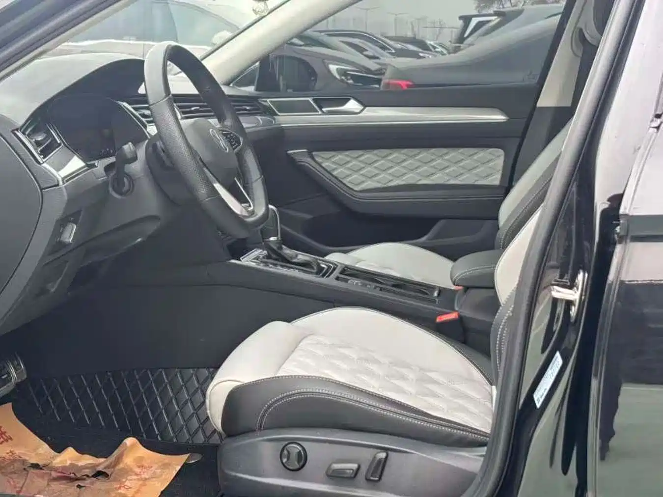 Volkswagen Magotan 2023 2 Million Units Anniversary Edition 330TSI DSG Leading Type фото 5
