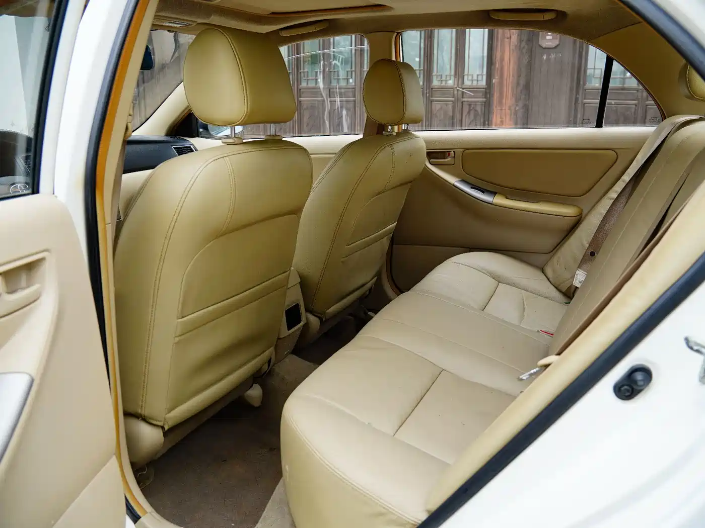 Toyota Corolla 2013 1.6L Automatic Luxury фото 6