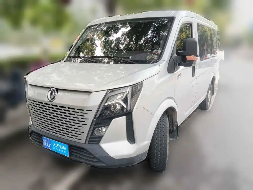 Dongfeng Yufeng Yufeng 2024 2023 V9+ 2.0T Manual FWD Multi-purpose Short Wheelbase Low Roof 5/6 Seater