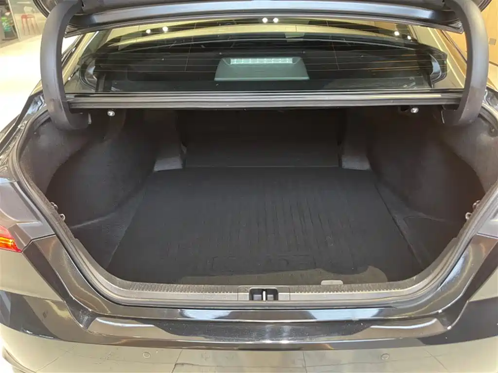 Toyota Camry 2024 Hybrid 2.0HG Premium Edition фото 6
