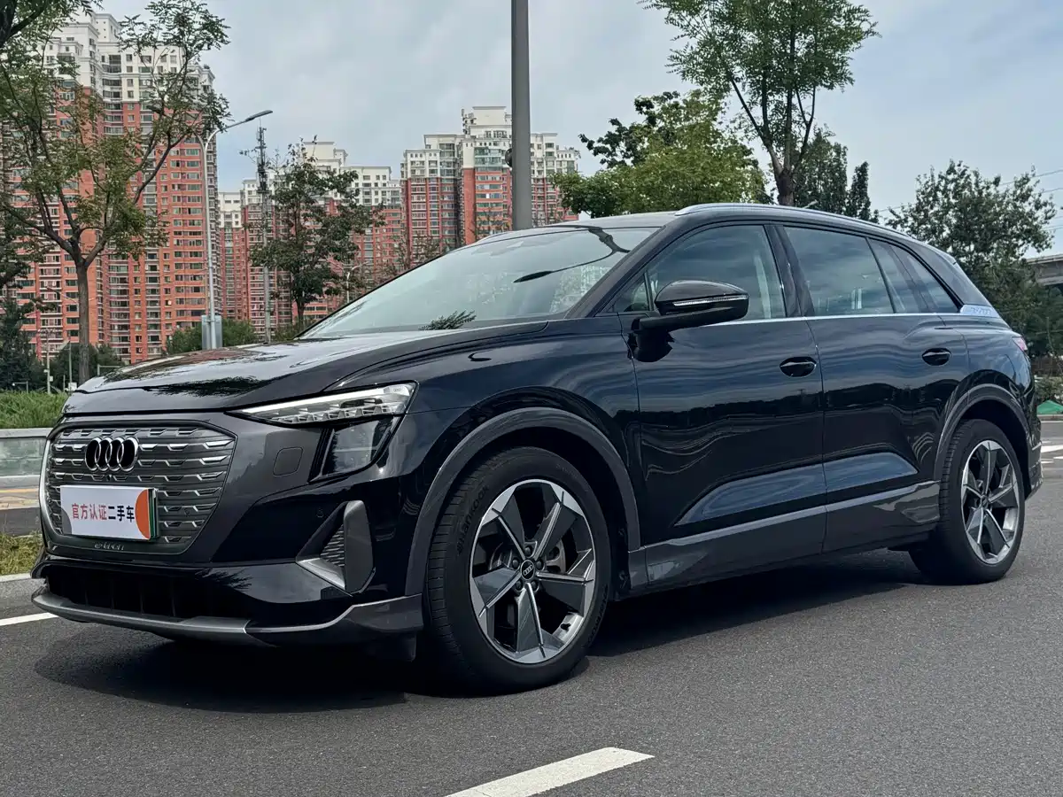 Audi Q5 e-tron 2024 2023 40 e-tron Starlight Edition Brocade Package