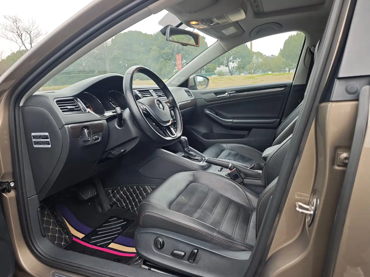 Volkswagen Sagitar 2015 230TSI Automatic Luxury фото 7