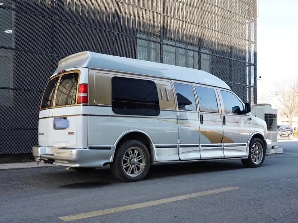 GMC Savana 2009 2010 6.0L Business Star 10-Seater