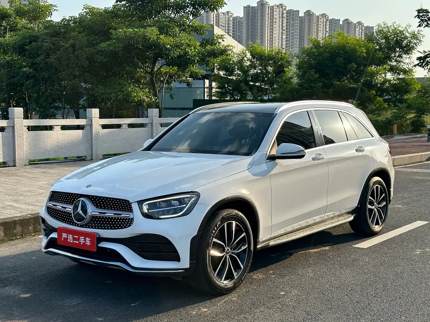 Фото 1 - Mercedes-Benz GLC