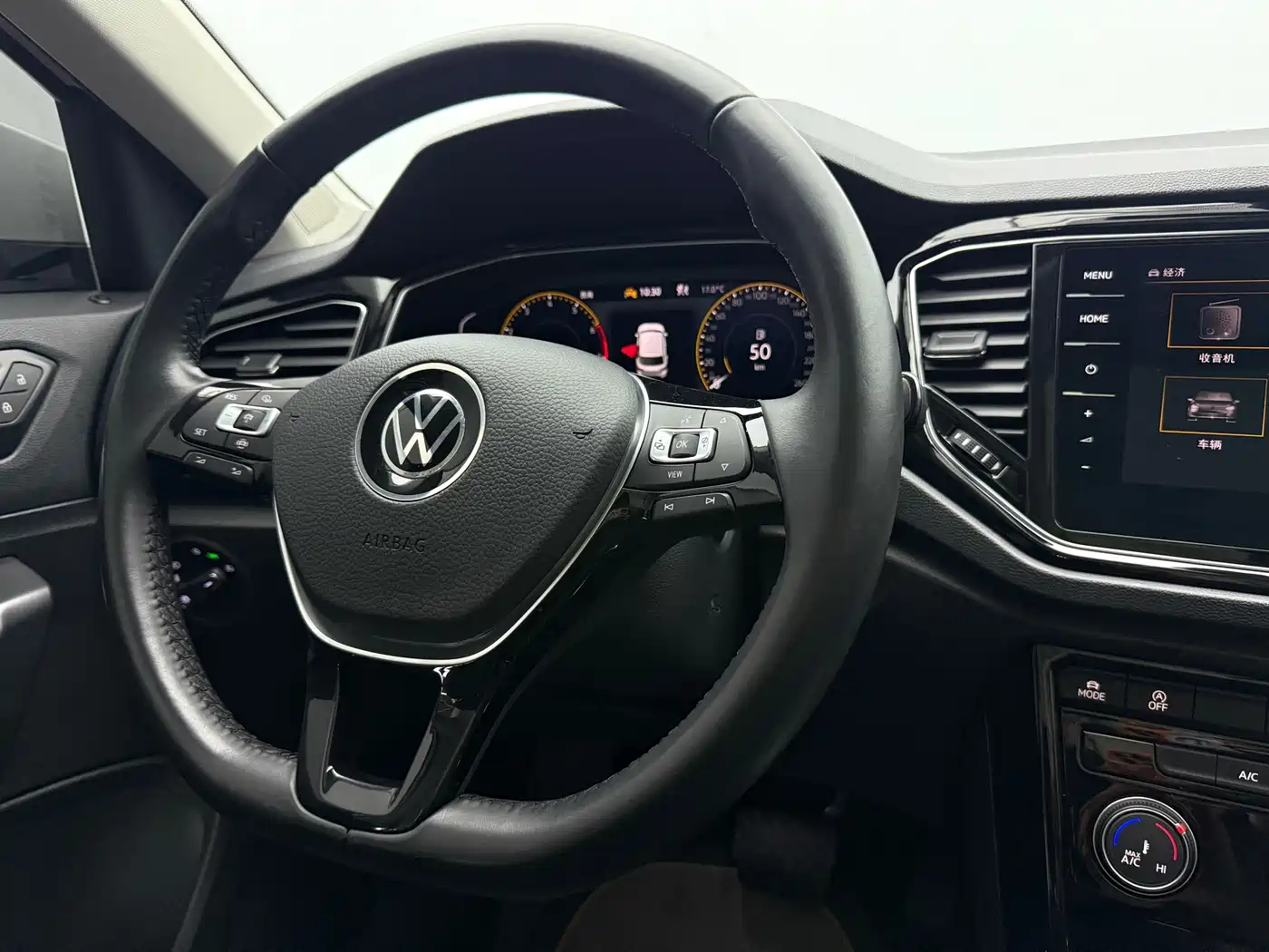 Volkswagen T-ROC 2022 280TSI DSG 2WD Comfort PLUS фото 22