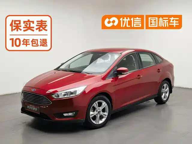 Ford Focus 2015 Sedan 1.6L Manual Comfort — фото 1