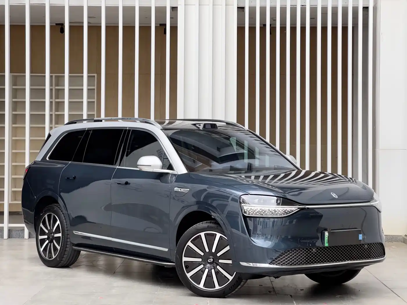 AITO Wenjie AITO M9 2024 Pure Electric Max Edition 100kWh 6-Seater фото 3