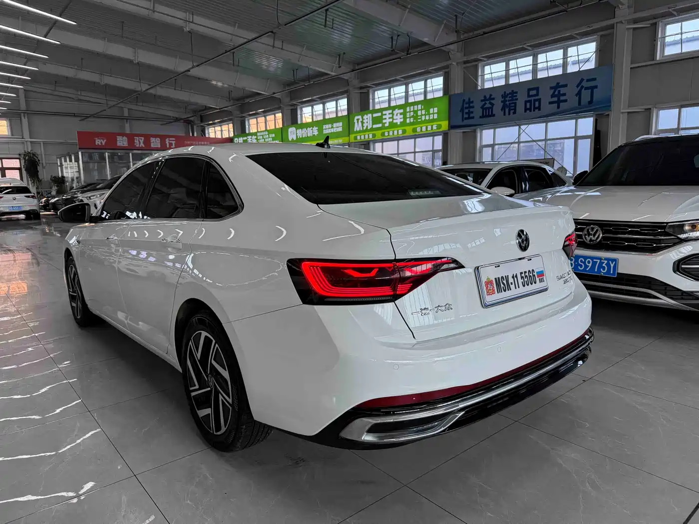 VOLKSWAGEN SAGITAR