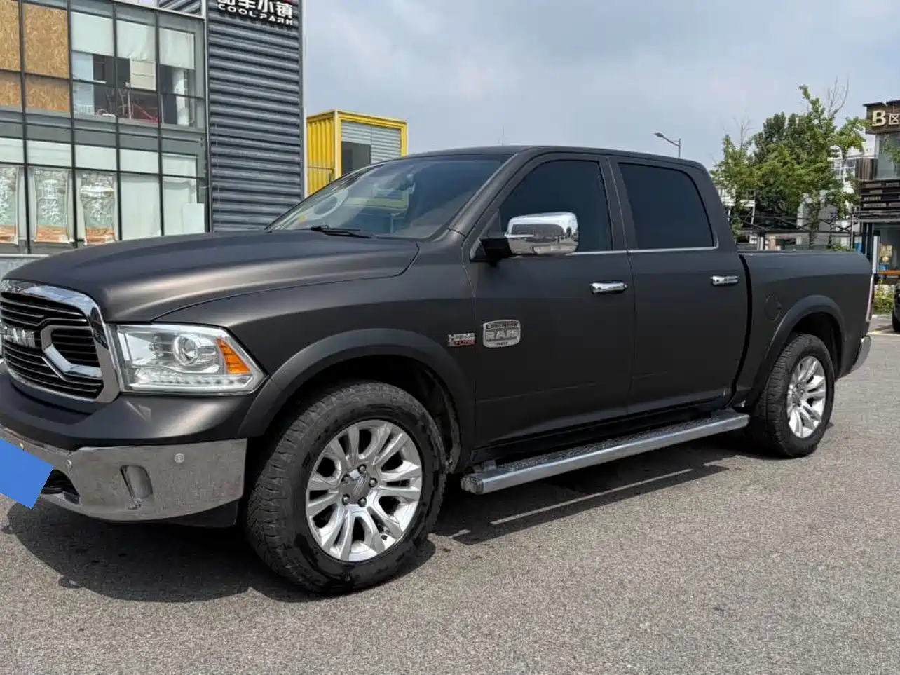 RAM Trucks 2017 2016 1500 Night Package