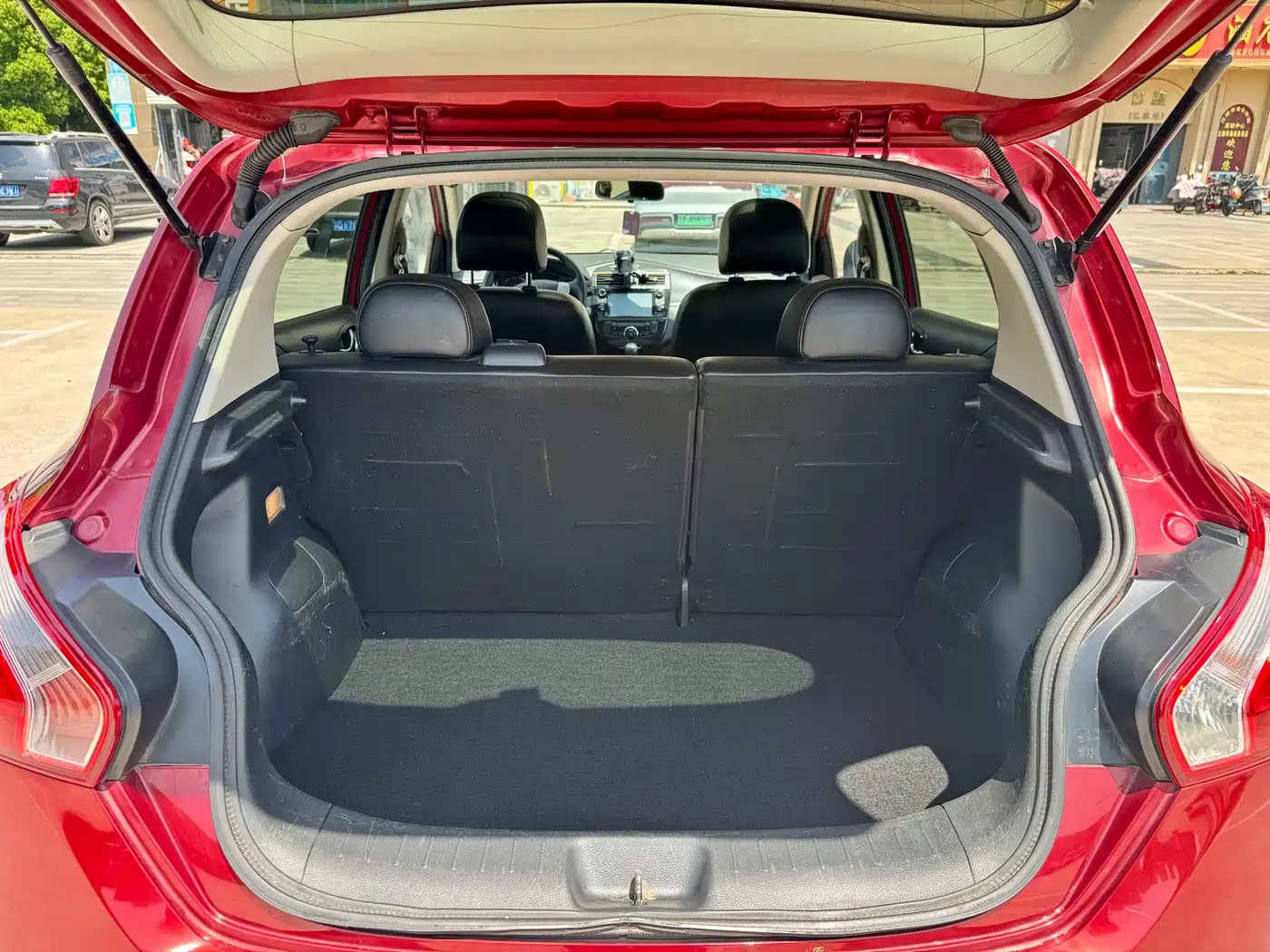 Photo 12 - Nissan Tiida