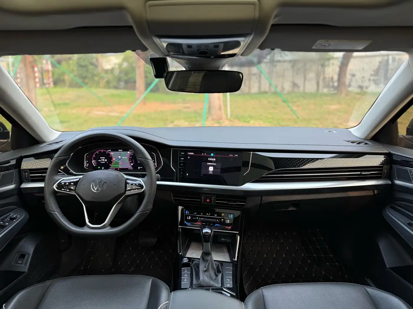 Volkswagen Passat 2024 380TSI Starlight Luxury Edition фото 17