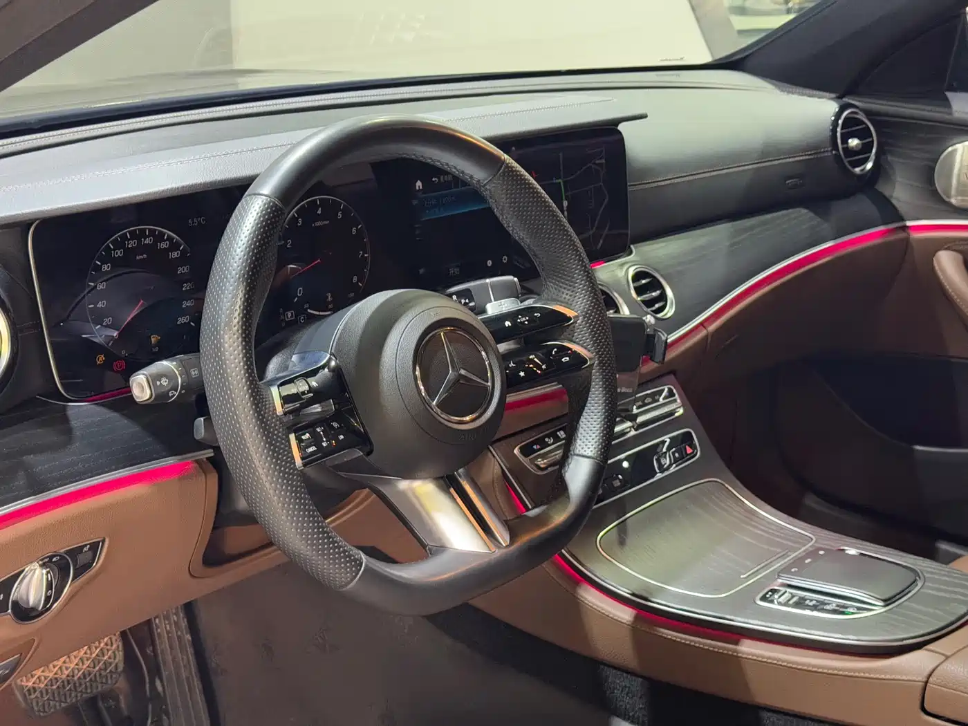 Mercedes-Benz E-Class 2023 E 300 L Sport Luxury фото 3