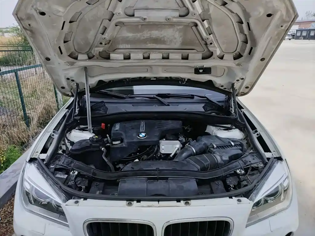 BMW X1 2014 sDrive18i Leading Edition фото 20