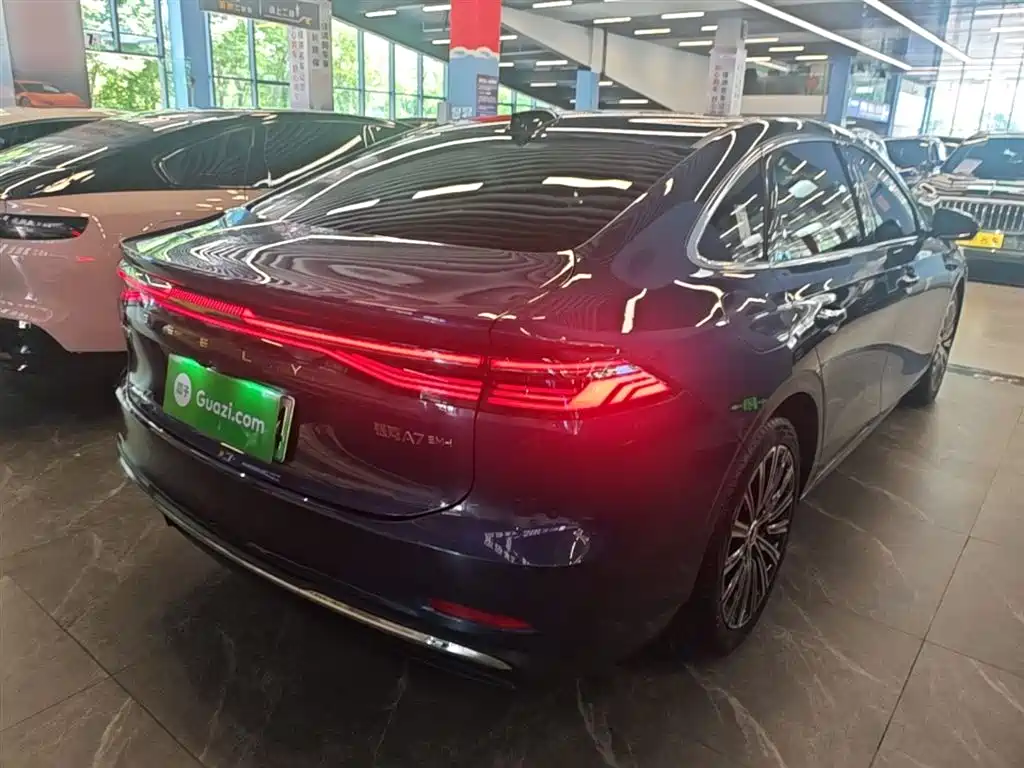 Geely Galaxy Galaxy A7 2025 EM-i фото 7