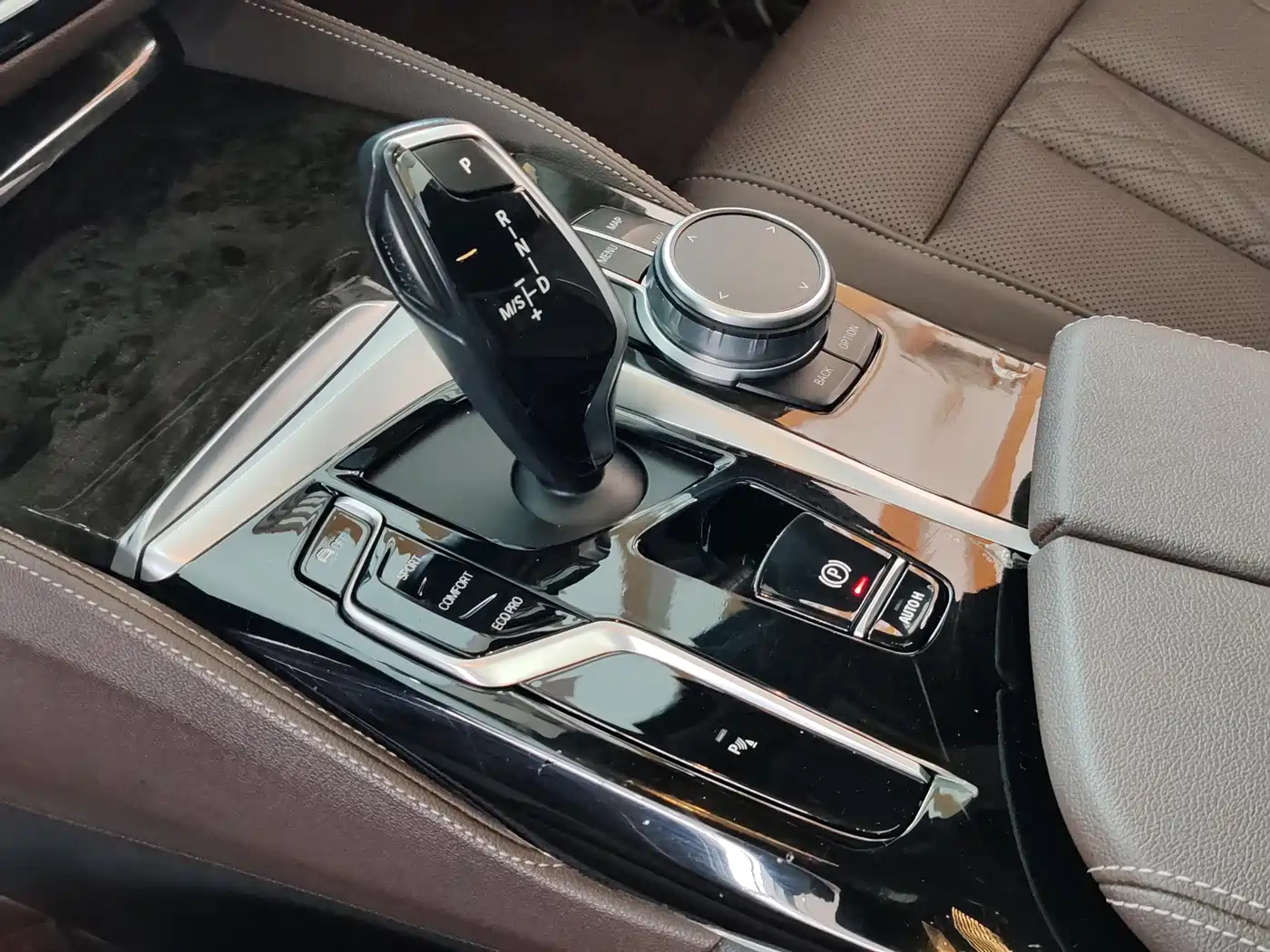 BMW 5 Series 2022 525Li M Sport Package фото 11