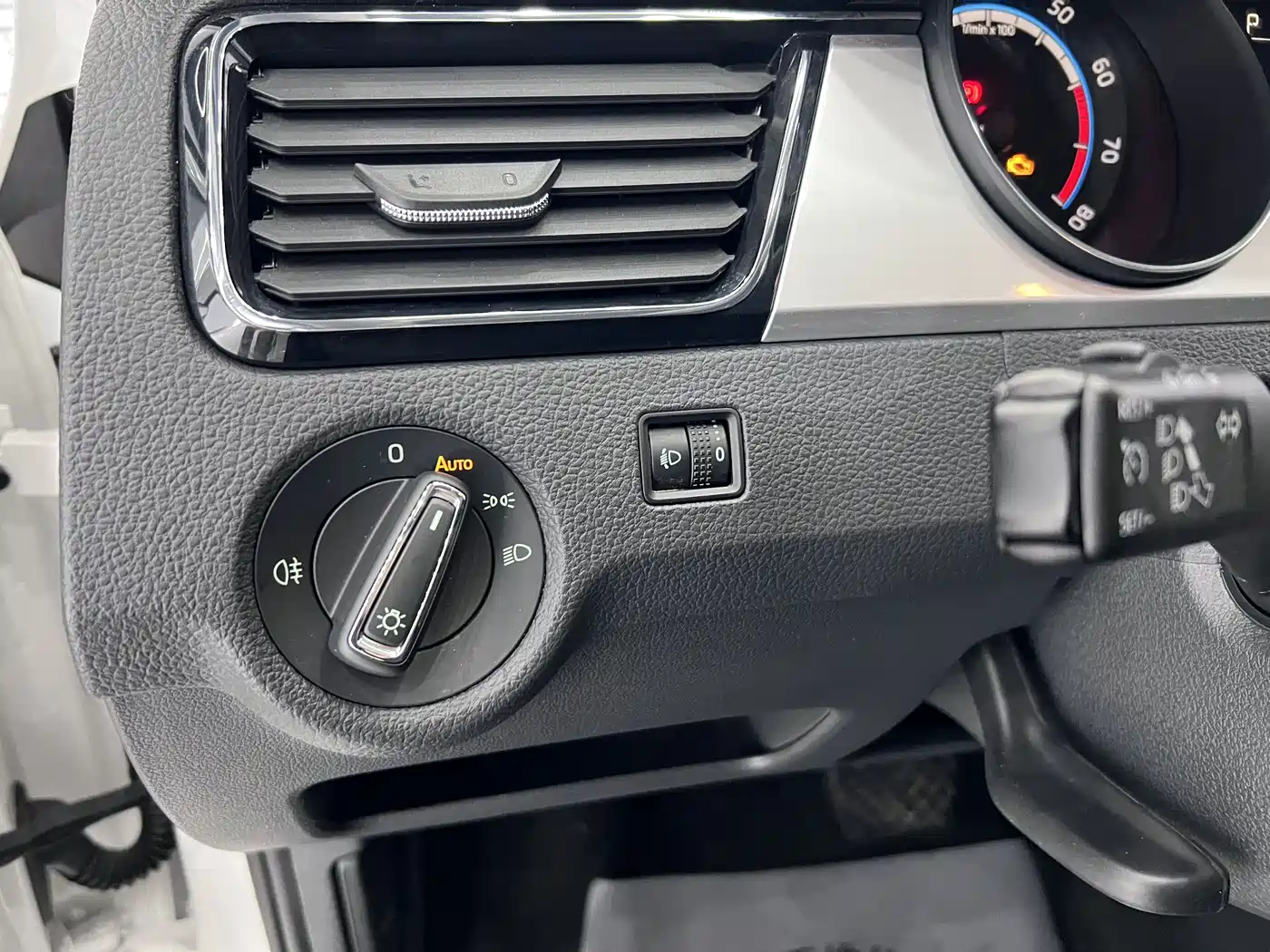 Škoda Rapid 2022 1.5L Automatic Comfort Edition фото 8