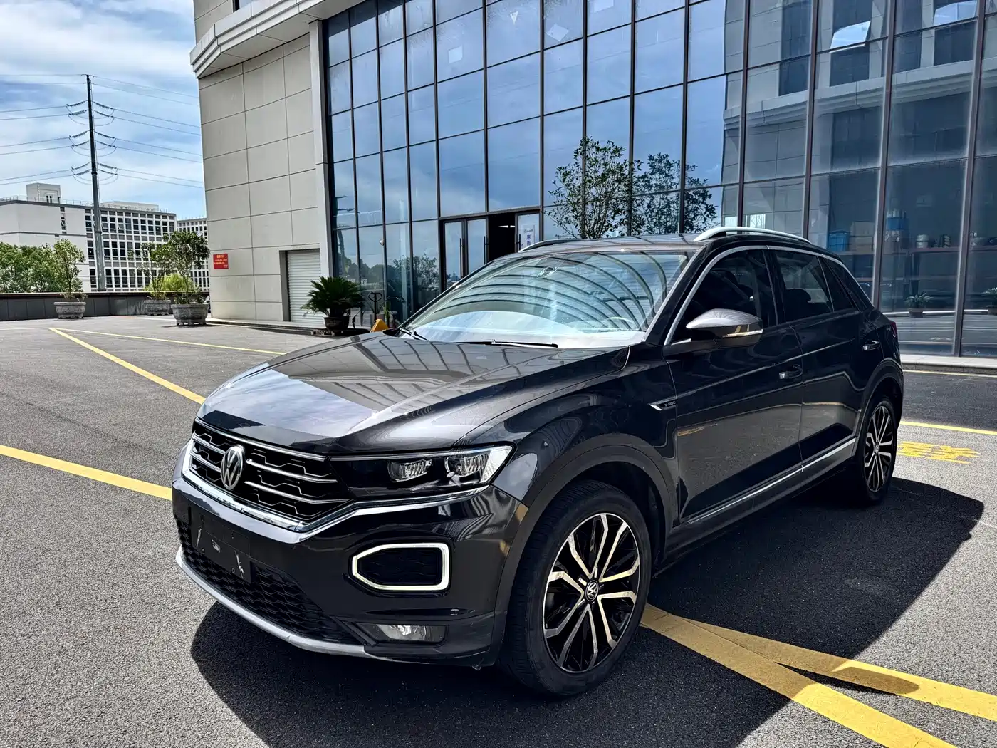 Photo 1 - Volkswagen T-ROC