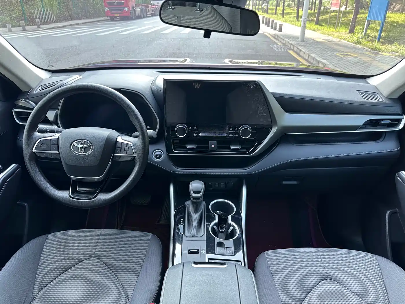 Toyota Highlander 2024 2.5L Smart Hybrid 2WD Elite 5-seater фото 9