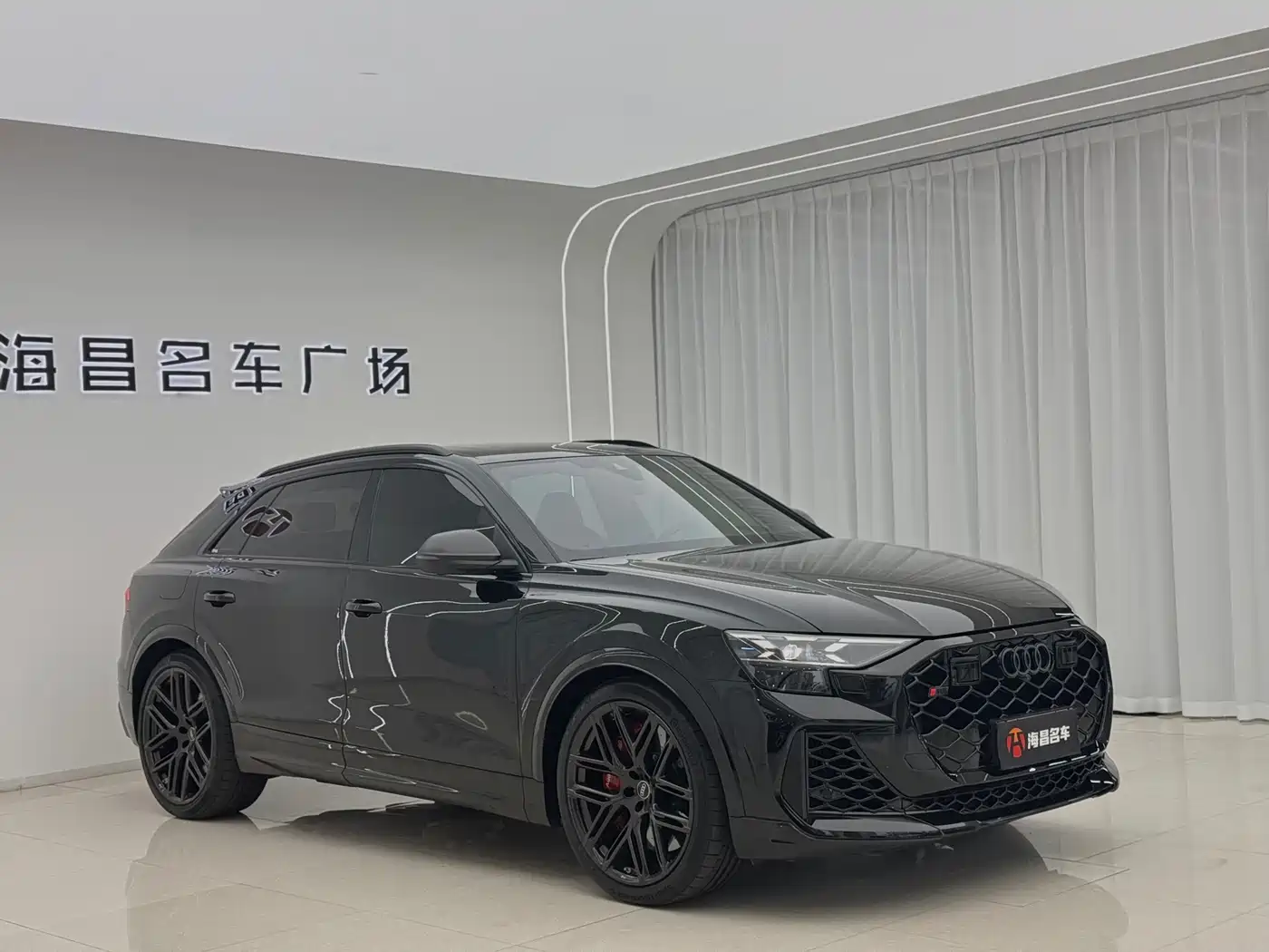 2025 Audi RS Q8