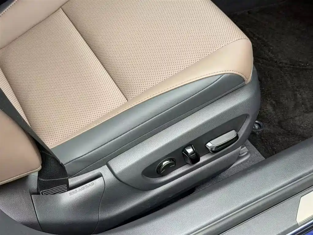 Lexus ES 2025 200 Ultimate Edition фото 14